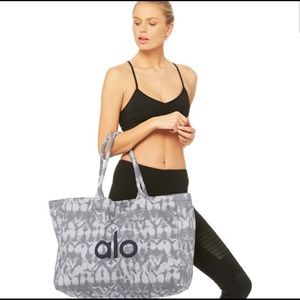 ALO Yoga Shopper Tote